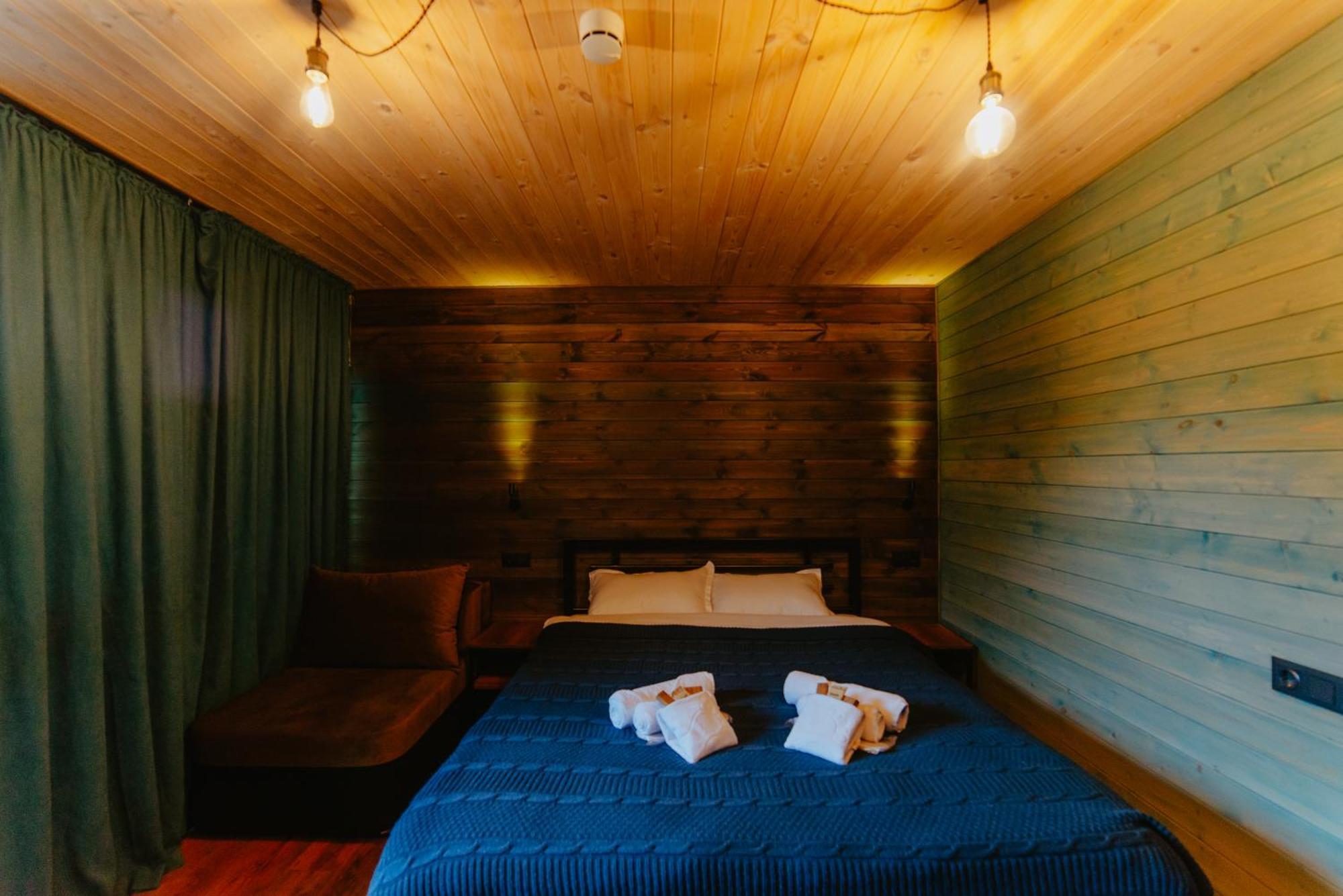 Wanderholic Hotel Телави Екстериор снимка