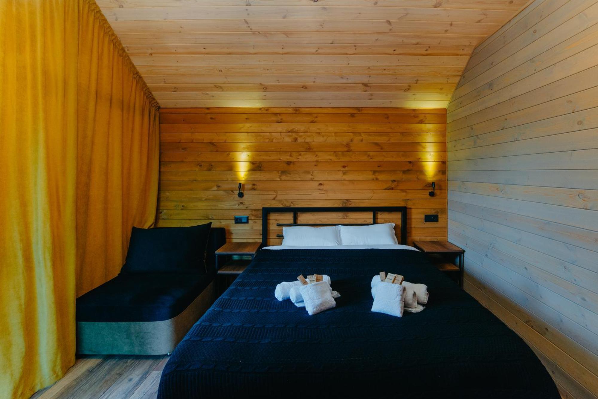 Wanderholic Hotel Телави Екстериор снимка