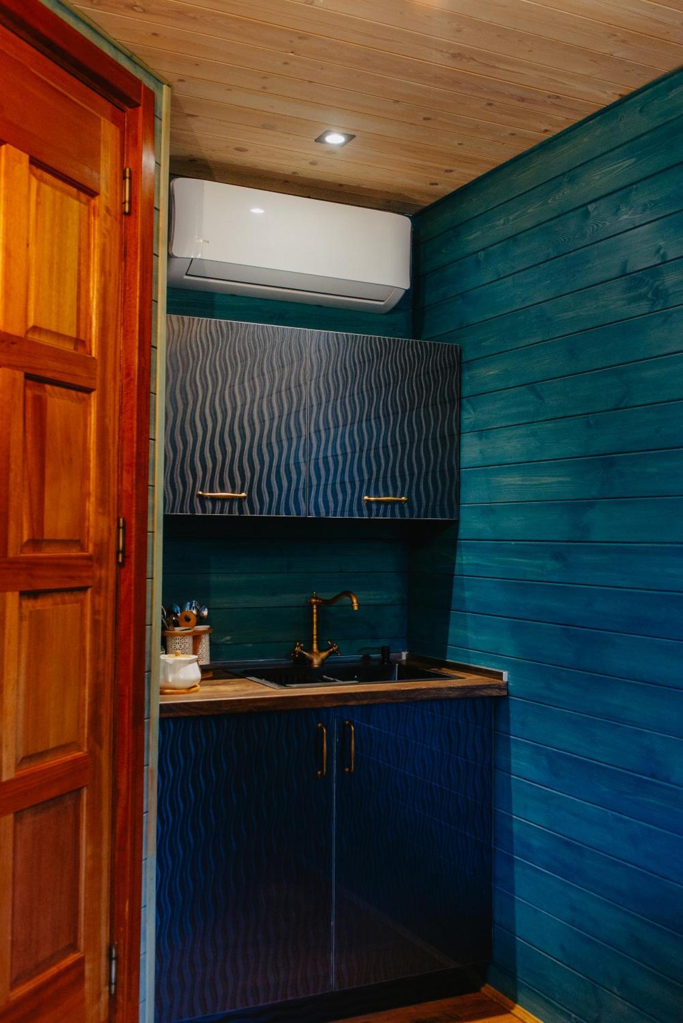 Wanderholic Hotel Телави Екстериор снимка