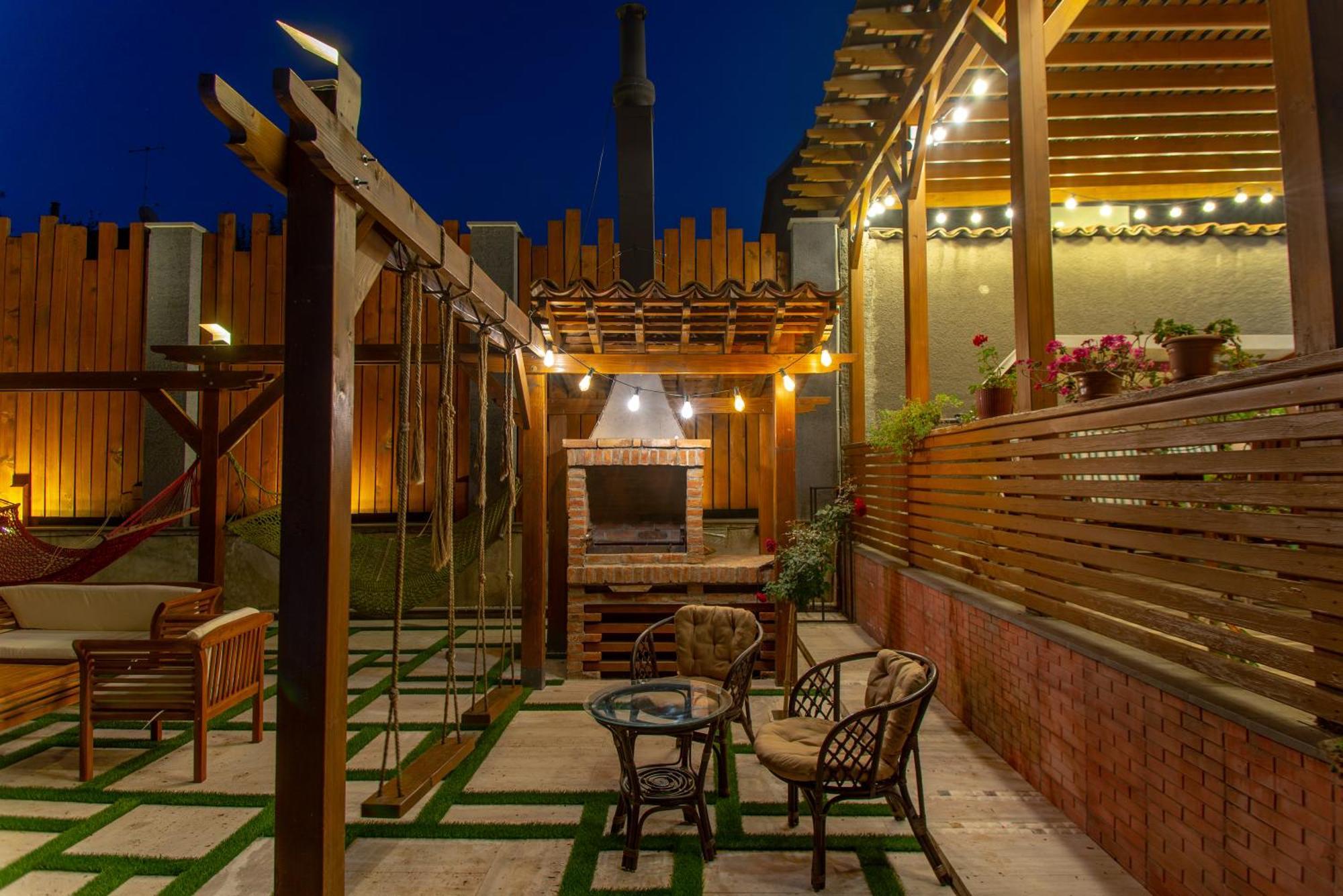 Wanderholic Hotel Телави Екстериор снимка