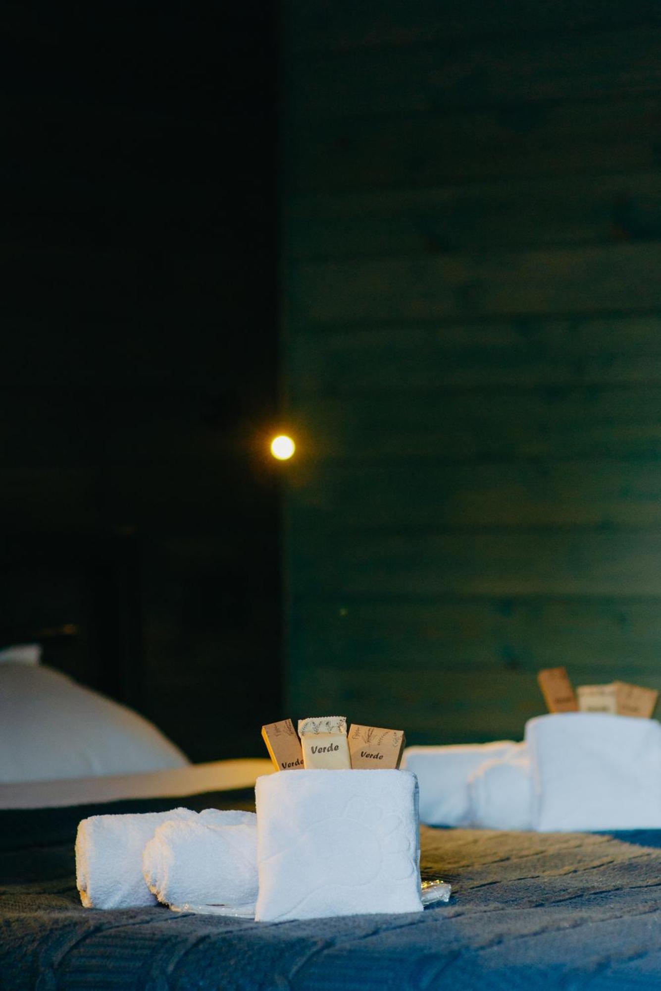 Wanderholic Hotel Телави Екстериор снимка