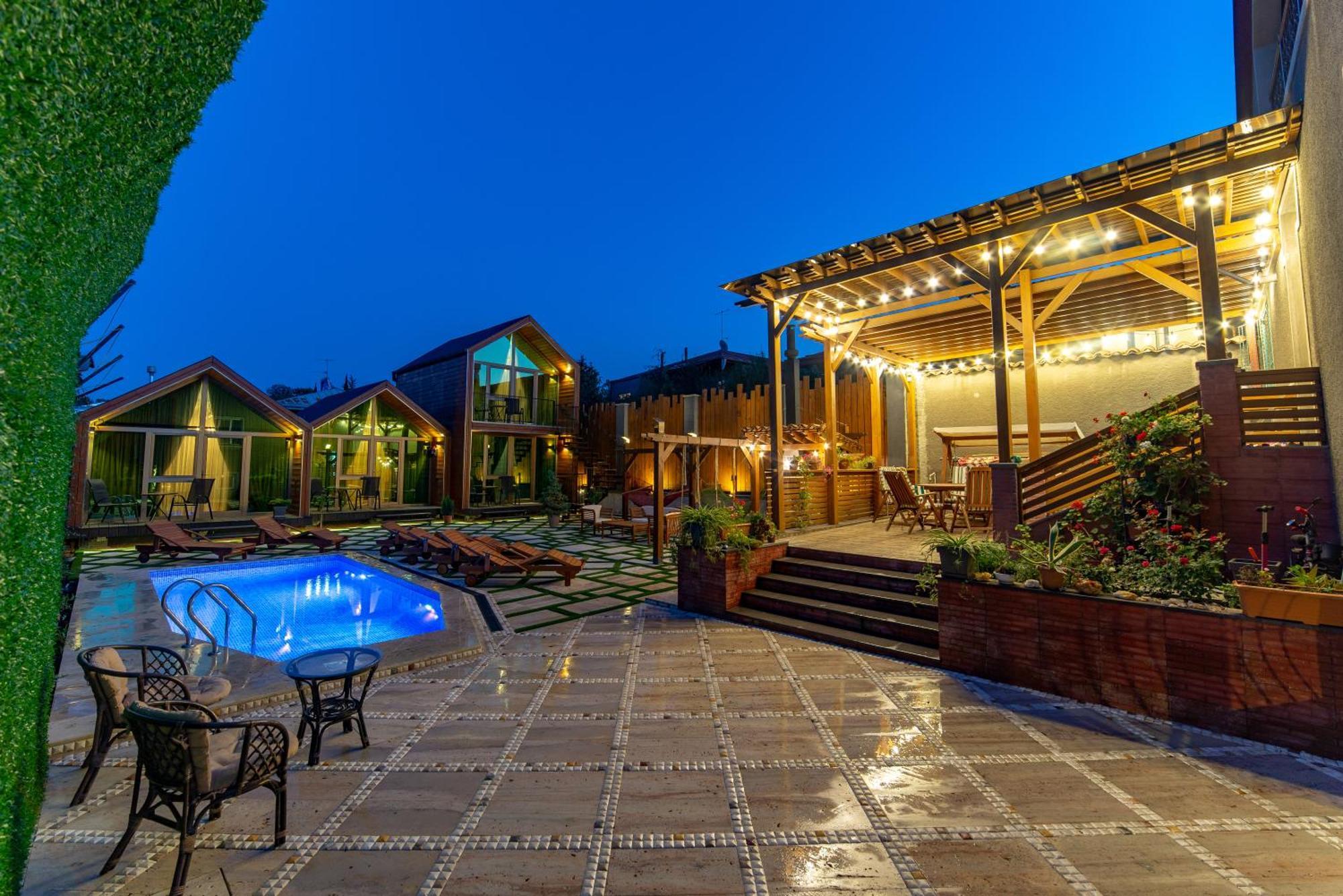 Wanderholic Hotel Телави Екстериор снимка