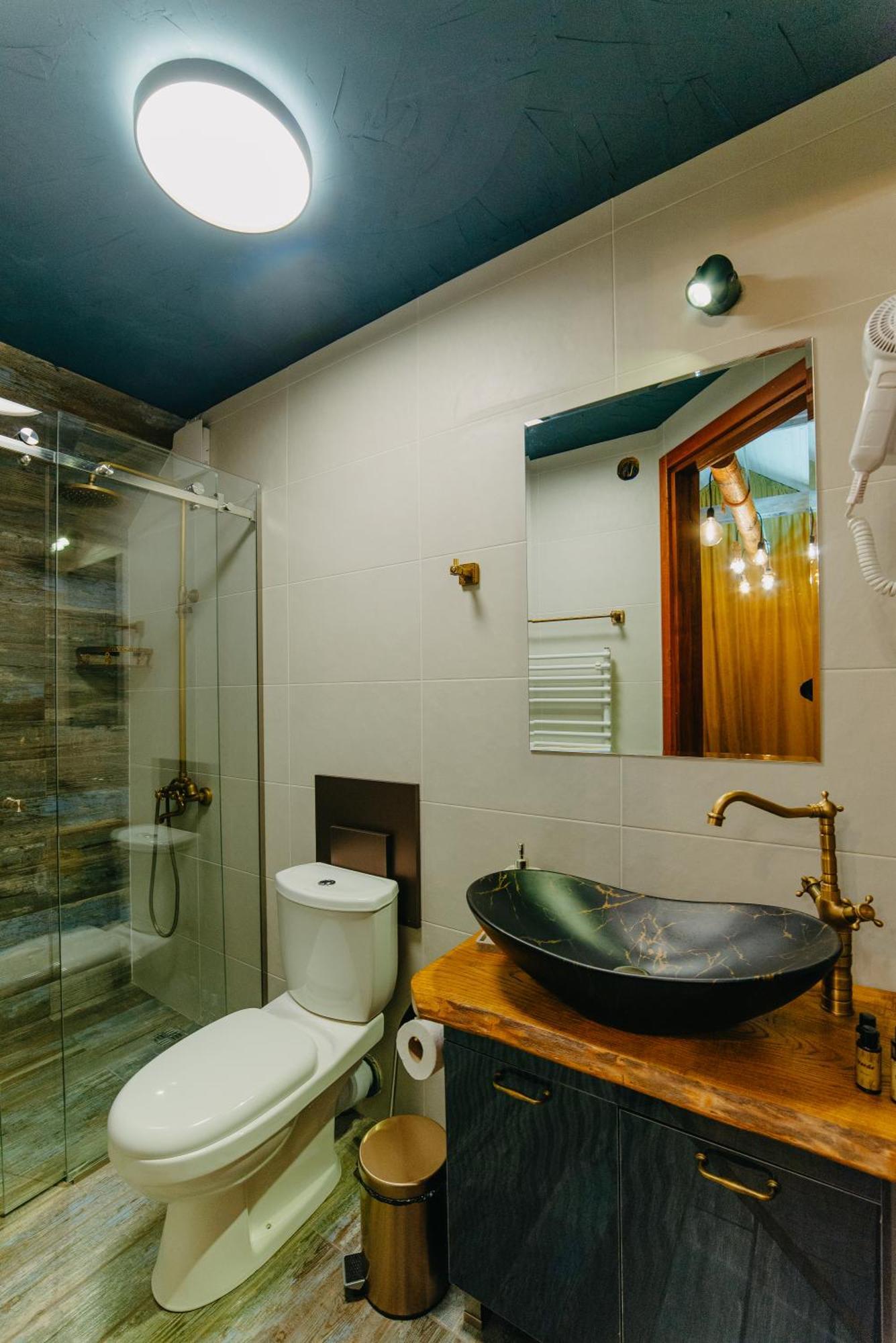 Wanderholic Hotel Телави Екстериор снимка