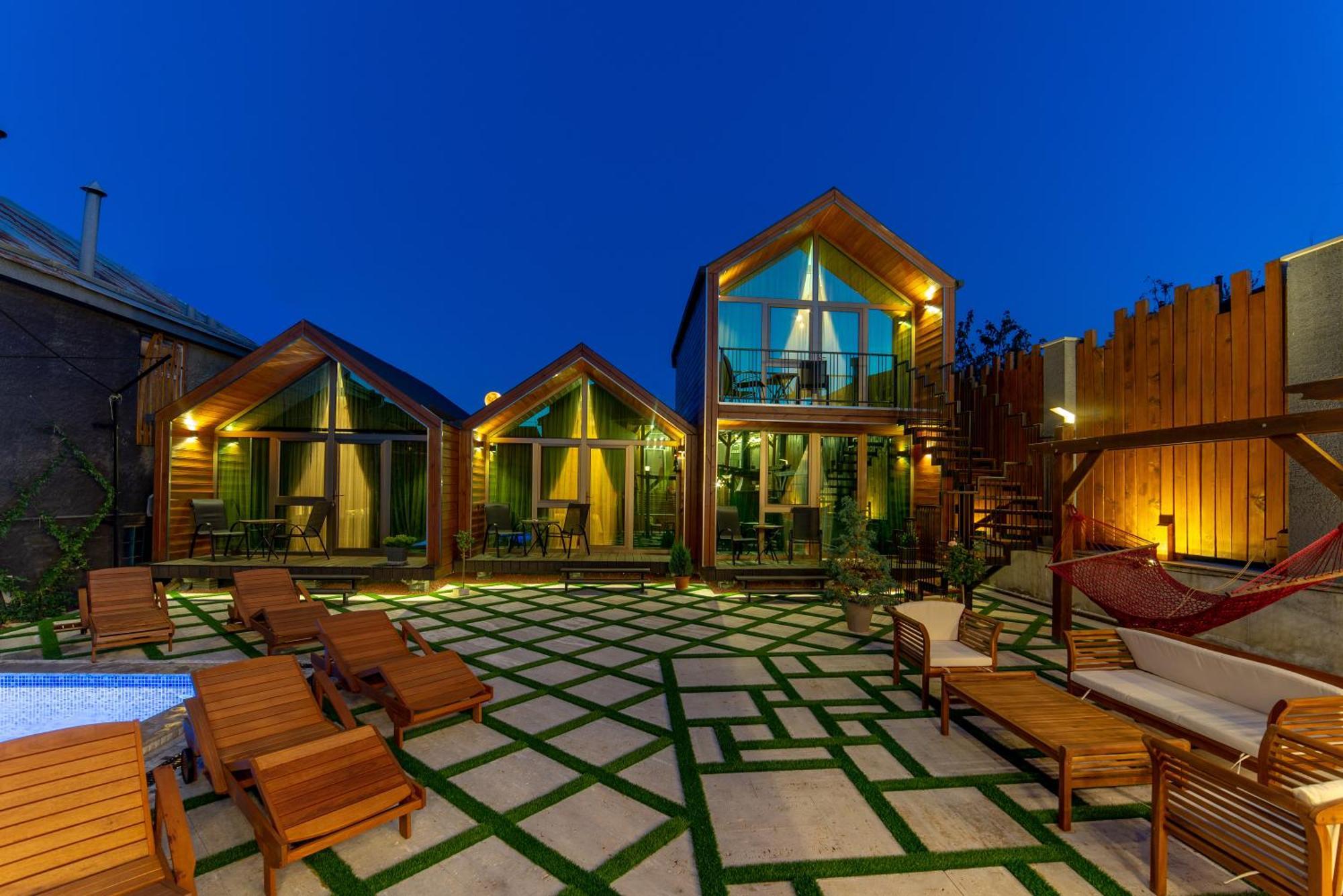 Wanderholic Hotel Телави Екстериор снимка